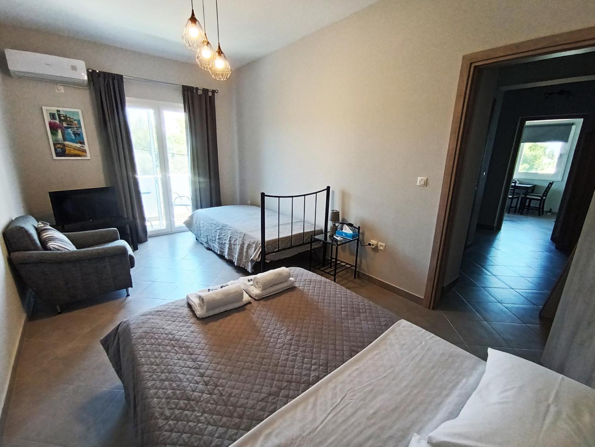 Airport Palmtree Apartments - 15Min From Airport Артеміда Екстер'єр фото