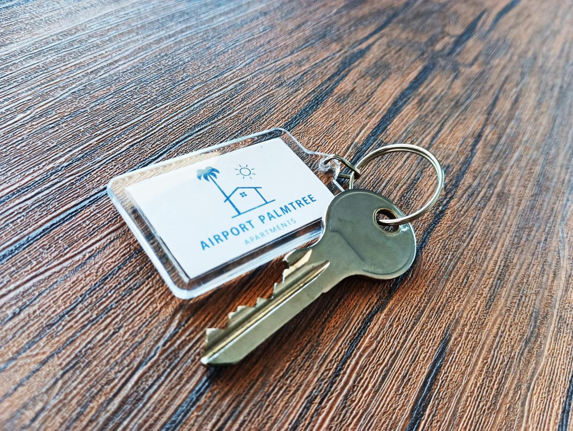 Airport Palmtree Apartments - 15Min From Airport Артеміда Екстер'єр фото